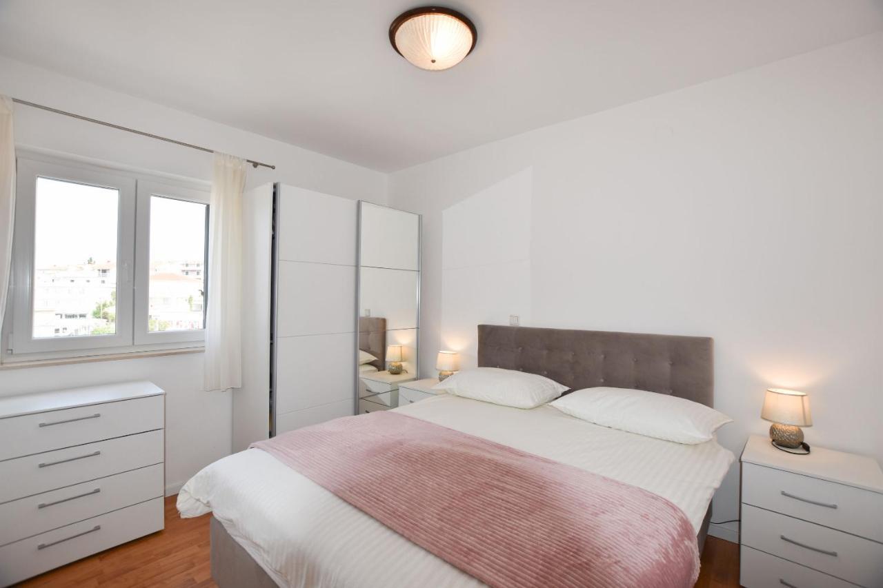 Apartments Danica Primosten Exterior photo